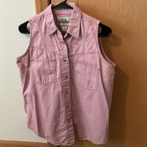 Levi sleeveless button up shirt